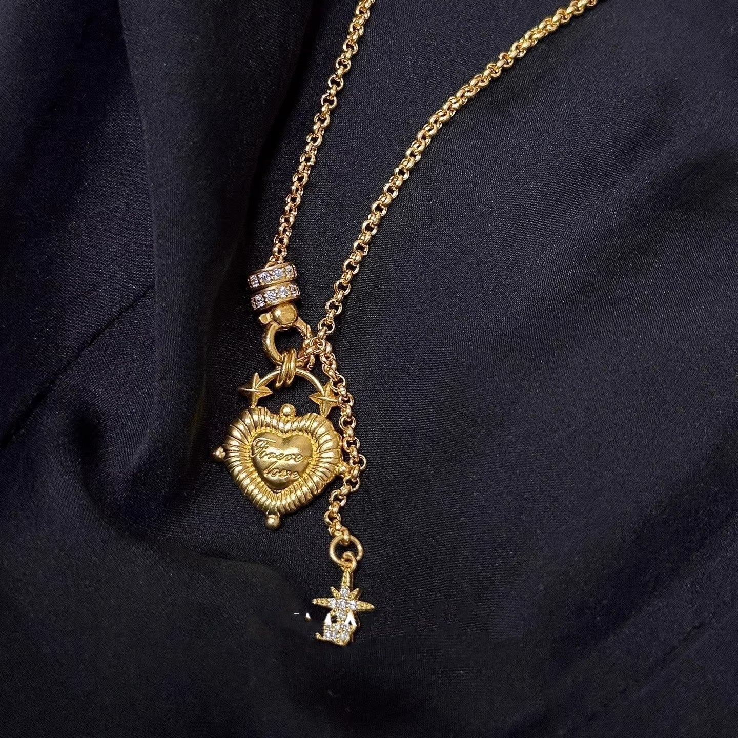 Queen’s Collar