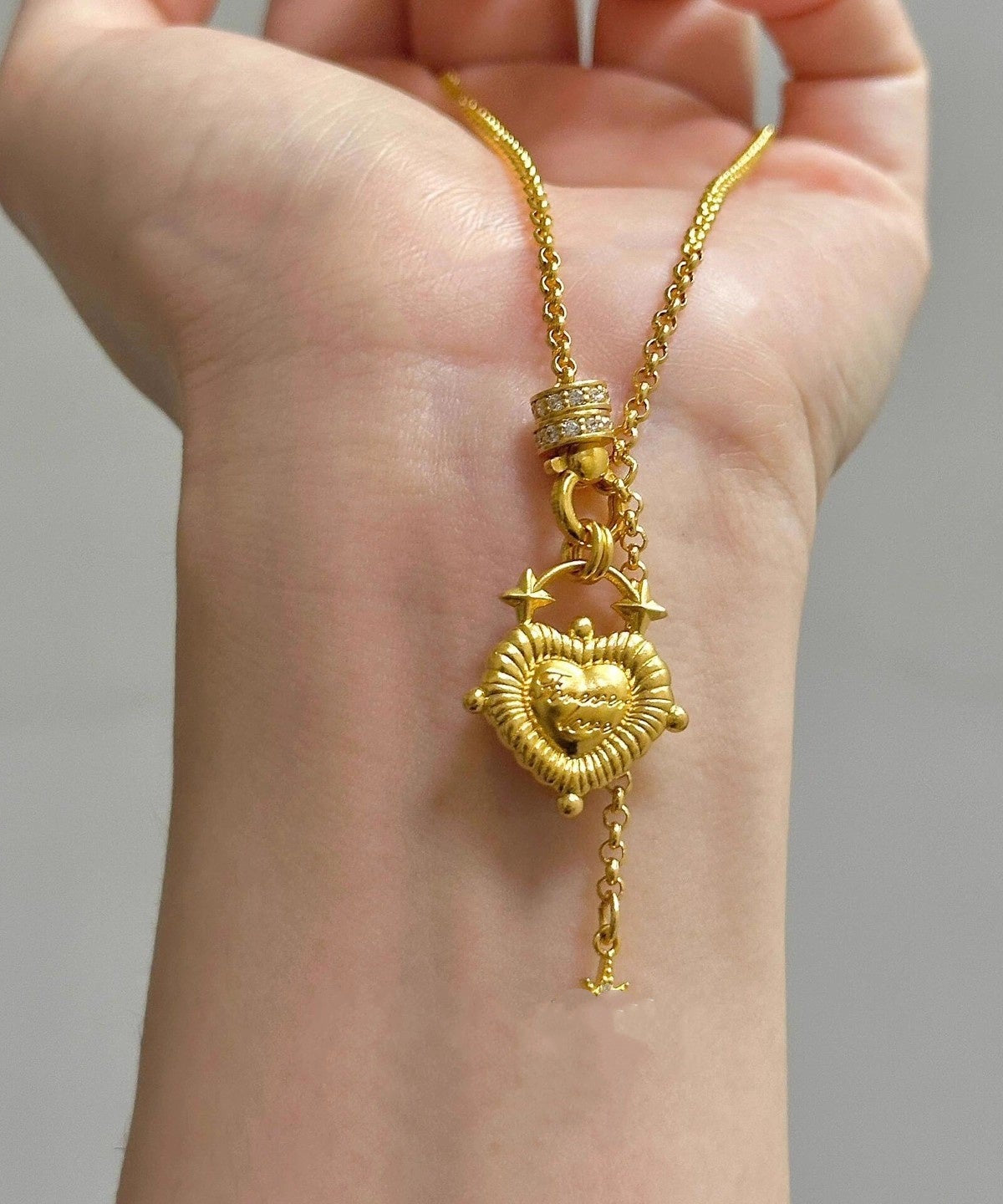 Queen’s Collar